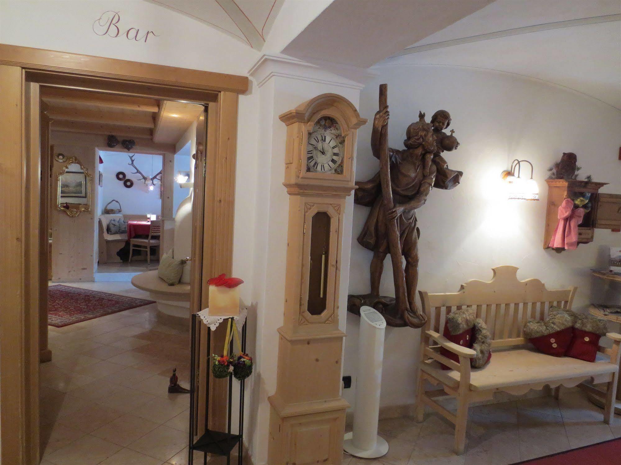 Hotel Ciasa Ai Pini San Cassiano (Badia) Exterior foto
